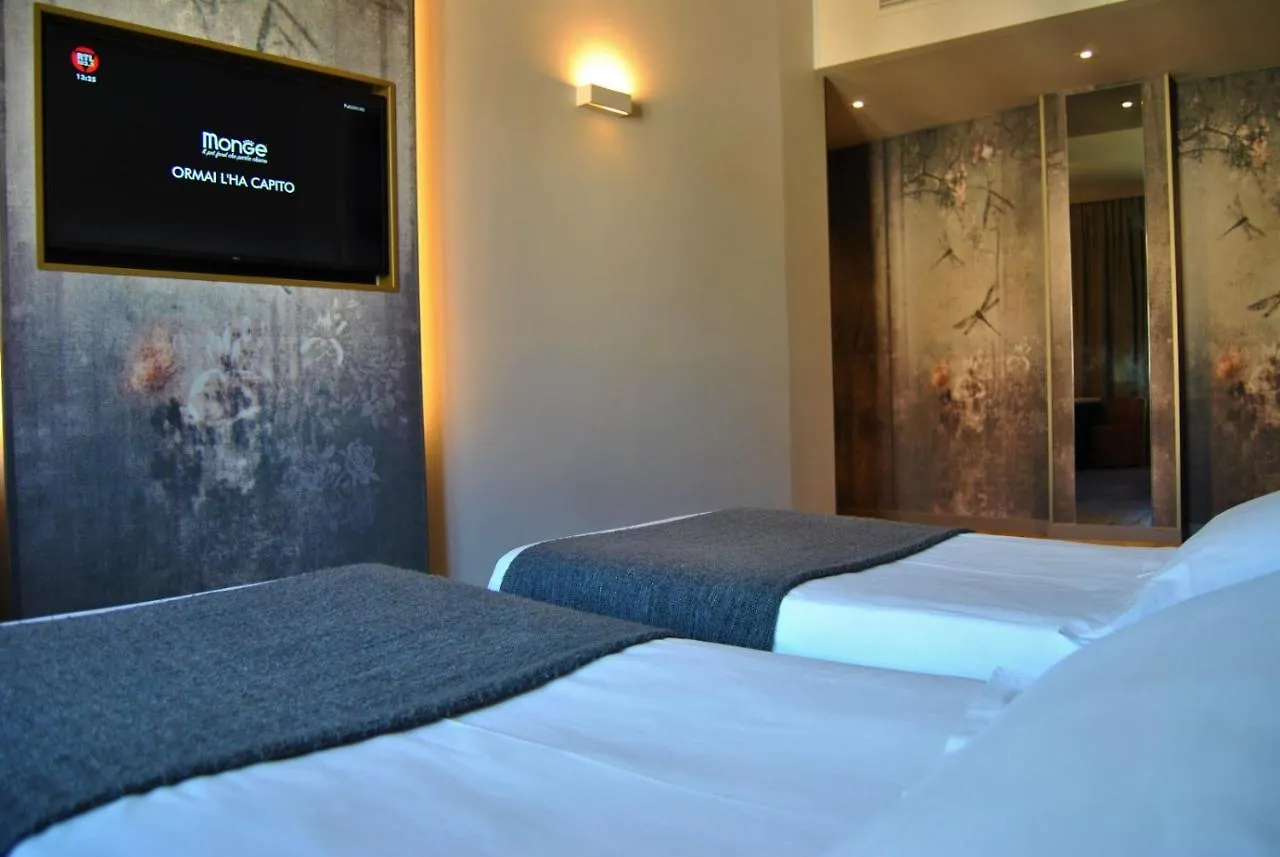 Mokinba Hotels King Milán 4*,  Itálie